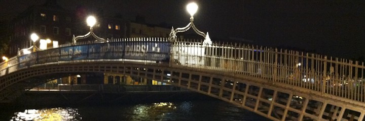 Ha'penny Bridge at night